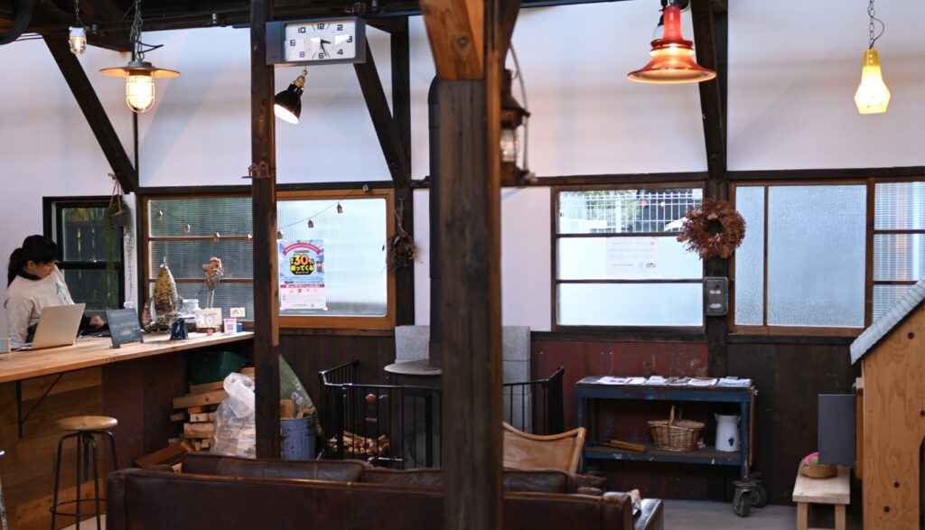 ノコギリの内観